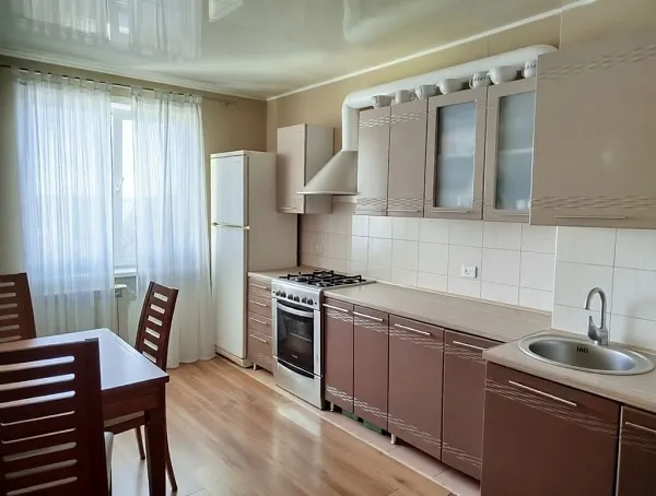 3-к квартира, 70 кв.м., Центральный р-н, Скворцова ул, 7