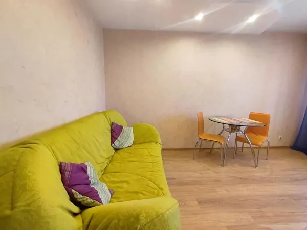 3-к квартира, 52 кв.м., геофизиков, 19